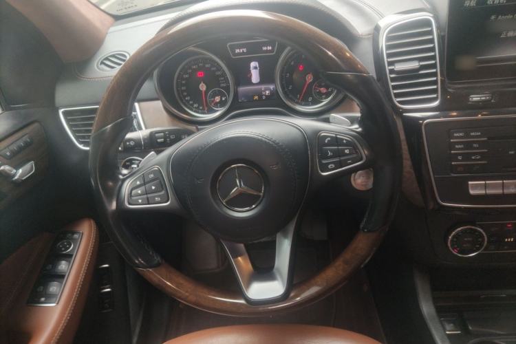 Used Mercedes-Benz GLS 2016 GLS 400 4MATIC Luxury Model Steering Wheel