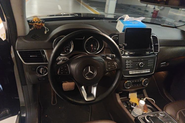 Used Mercedes-Benz GLS 2016 GLS 400 4MATIC Dynamic Model Steering Wheel