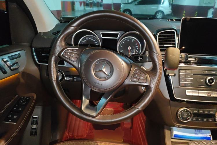 Used Mercedes-Benz GLS 2016 GLS 400 4MATIC Luxury Model Steering Wheel