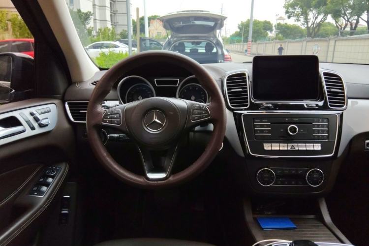Used Mercedes-Benz GLS 2016 GLS 400 4MATIC Dynamic Model Steering Wheel