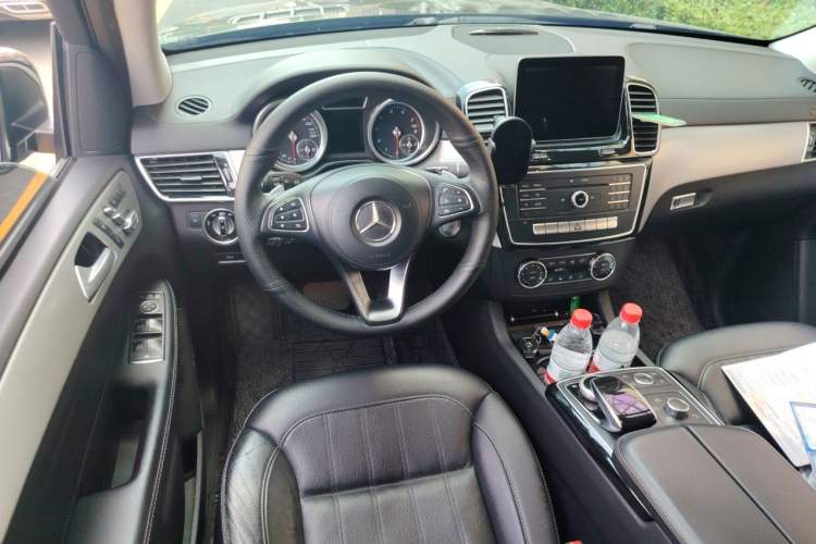 Used Mercedes-Benz GLS 2016 GLS 400 4MATIC Dynamic Model Steering Wheel
