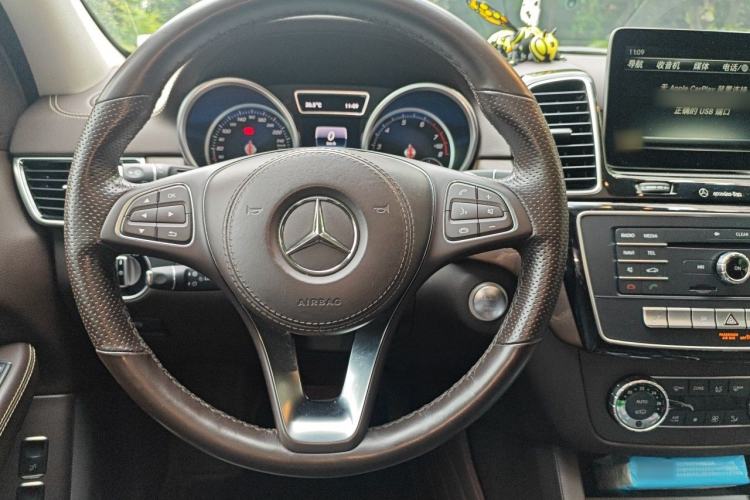Used Mercedes-Benz GLS 2016 GLS 400 4MATIC Dynamic Model Steering Wheel