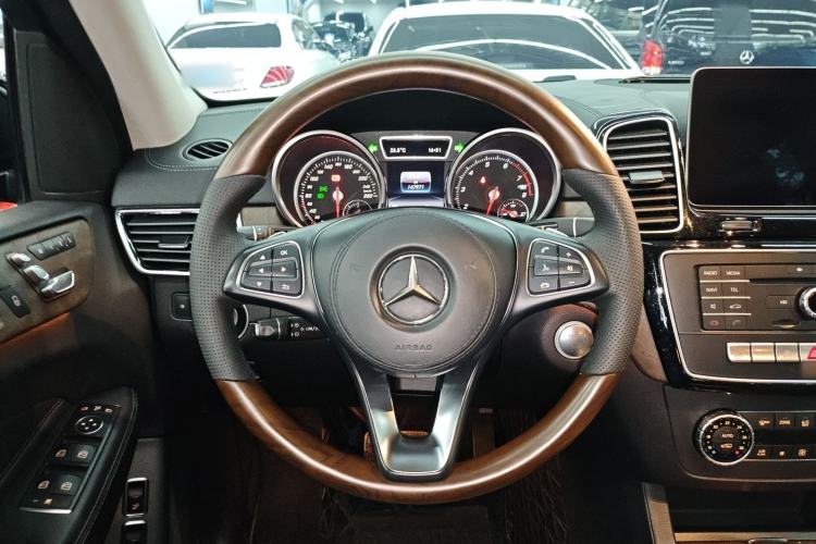 Used Mercedes-Benz GLS 2016 GLS 400 4MATIC Dynamic Model Steering Wheel