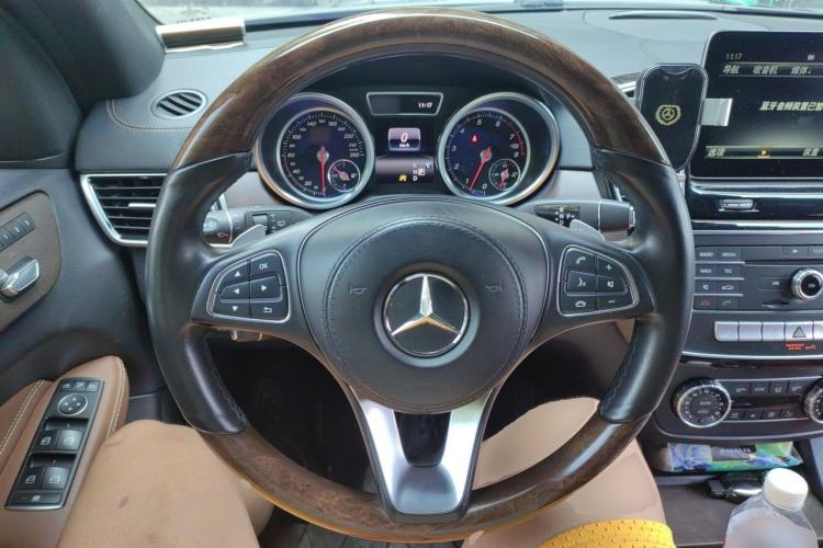 Used Mercedes-Benz GLS 2016 GLS 400 4MATIC Luxury Model Steering Wheel