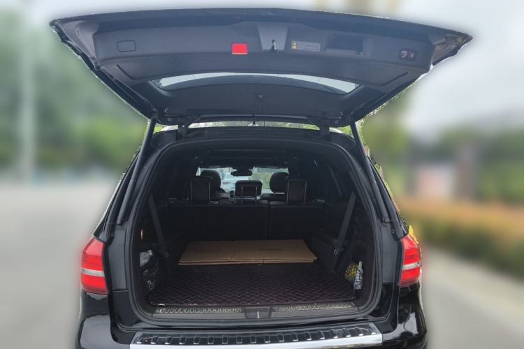 Used Mercedes-Benz GLS  Trunk