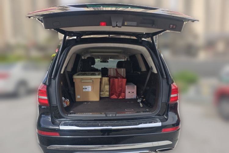 Used Mercedes-Benz GLS  Trunk