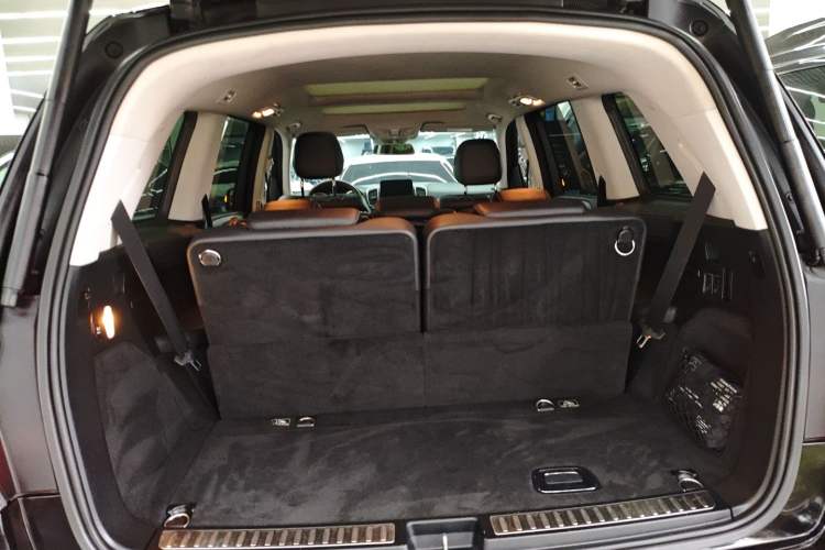 Used Mercedes-Benz GLS 2016 GLS 400 4MATIC Dynamic Model Trunk