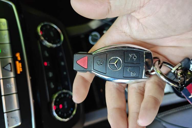 Used Mercedes-Benz GLS  Vehicle Key
