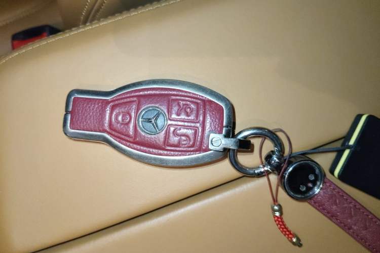 Used Mercedes-Benz GLS  Vehicle Key