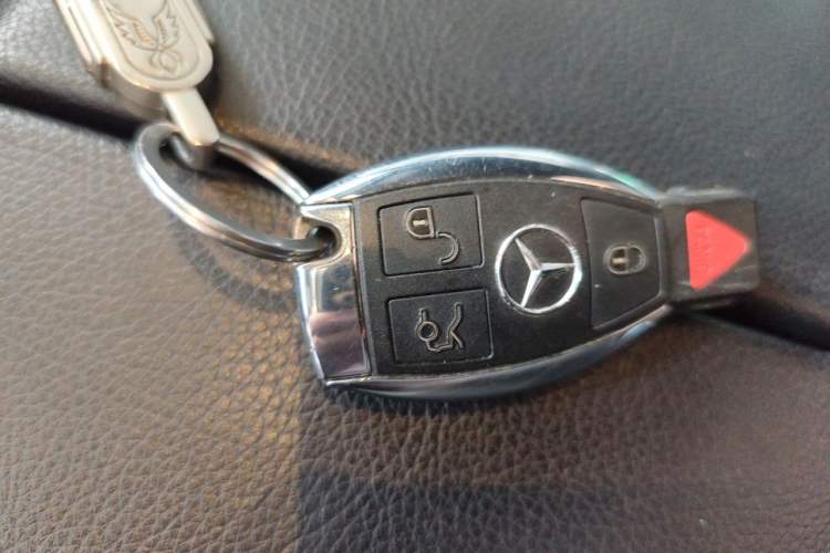 Used Mercedes-Benz GLS  Vehicle Key