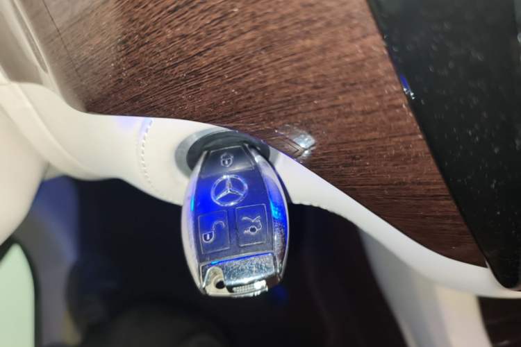 Used Mercedes-Benz GLS  Vehicle Key