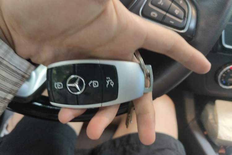 Used Mercedes-Benz GLS 2016 GLS 400 4MATIC Dynamic Model Vehicle Key