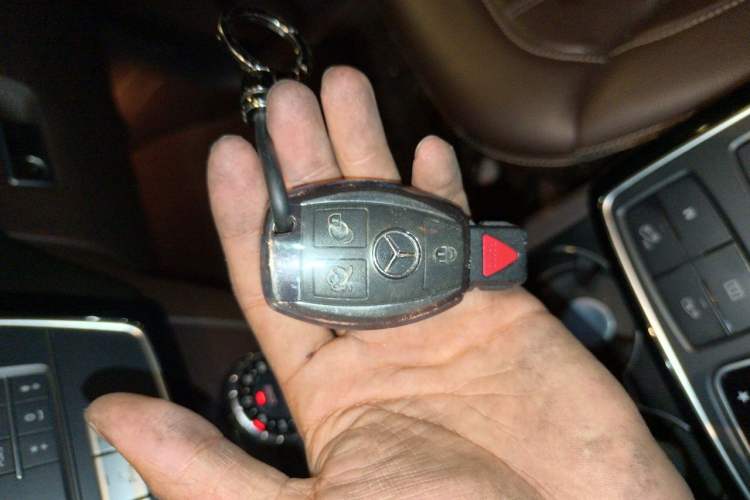 Used Mercedes-Benz GLS  Vehicle Key