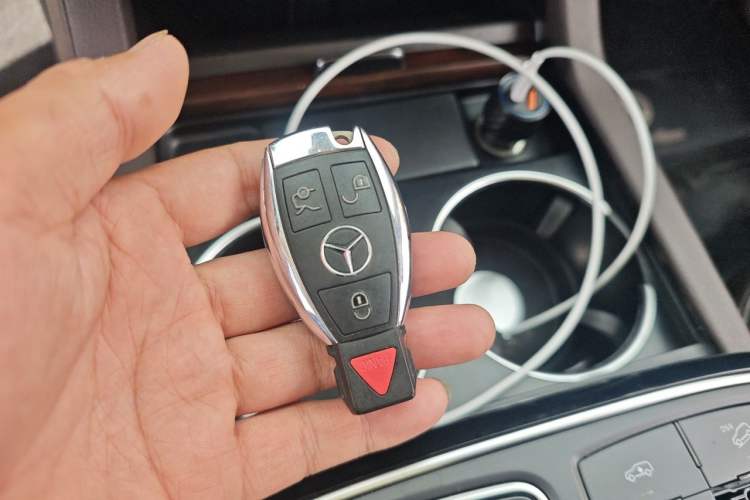 Used Mercedes-Benz GLS  Vehicle Key