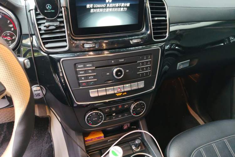 Used Mercedes-Benz GLS  Audio And AC Panel