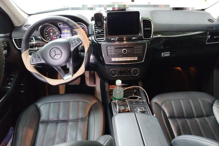 Used Mercedes-Benz GLS  Center Console