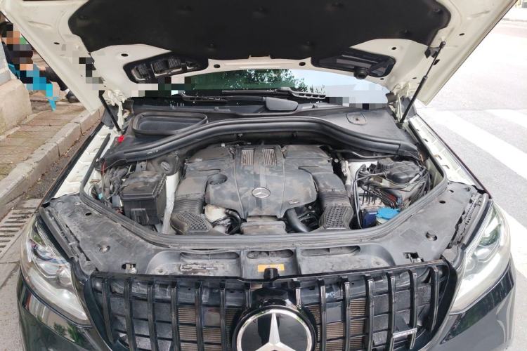 Used Mercedes-Benz GLS  Engine Bay