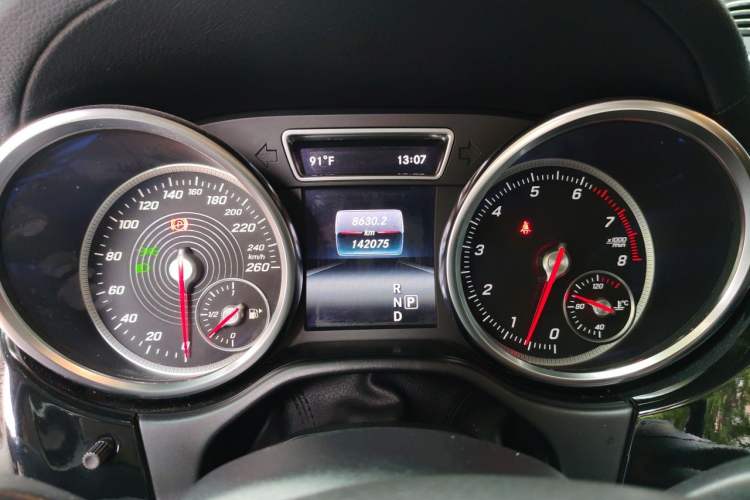 Used Mercedes-Benz GLS  Odometer Close Up