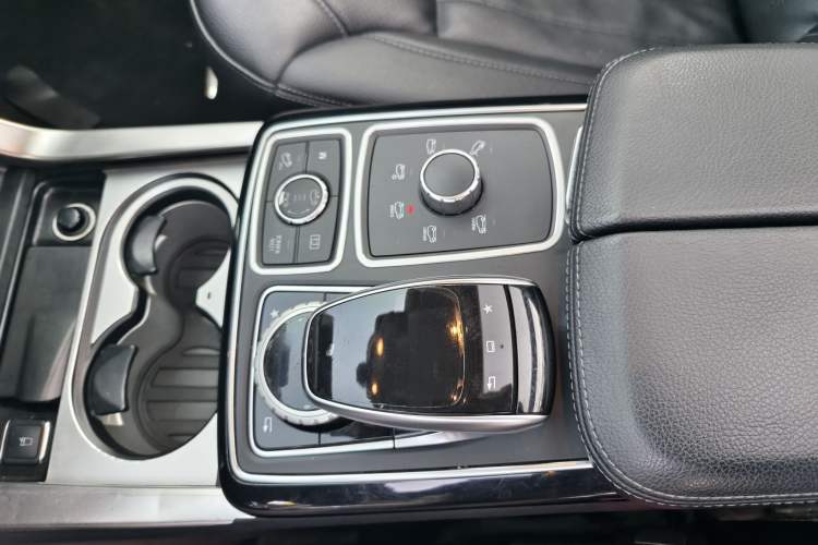 Used Mercedes-Benz GLS 2016 GLS 400 4MATIC Dynamic Model Interior 1