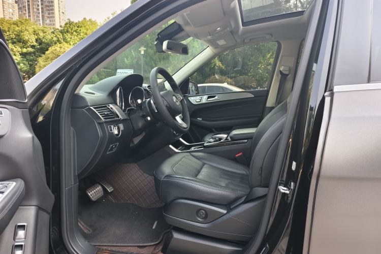 Used Mercedes-Benz GLS 2016 GLS 400 4MATIC Dynamic Model Interior 4