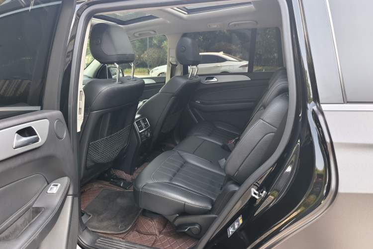 Used Mercedes-Benz GLS 2016 GLS 400 4MATIC Dynamic Model Interior 6