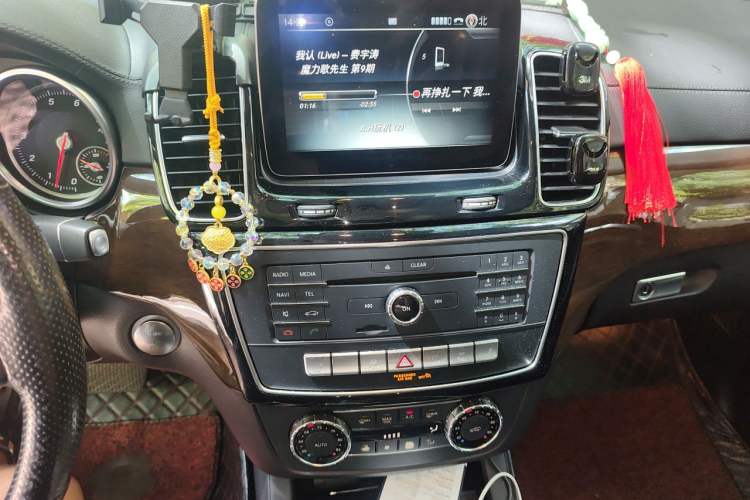 Used Mercedes-Benz GLS  Audio And AC Panel