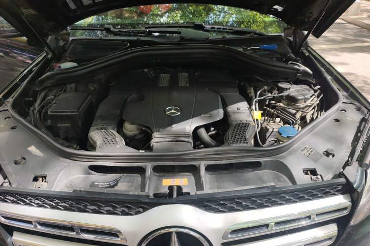 Used Mercedes-Benz GLS  Engine Bay