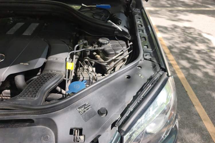 Used Mercedes-Benz GLS  Engine Bay Left