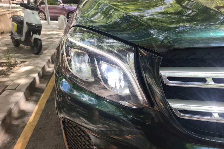 Used Mercedes-Benz GLS  Right Front Headlight