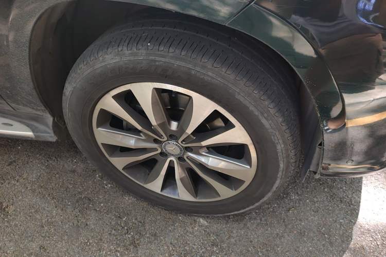 Used Mercedes-Benz GLS  Right Front Wheel Hub