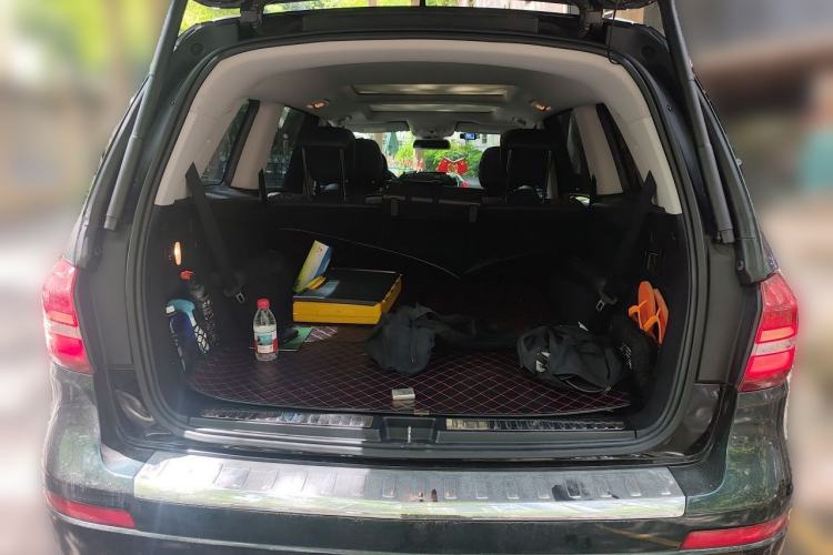 Used Mercedes-Benz GLS  Trunk