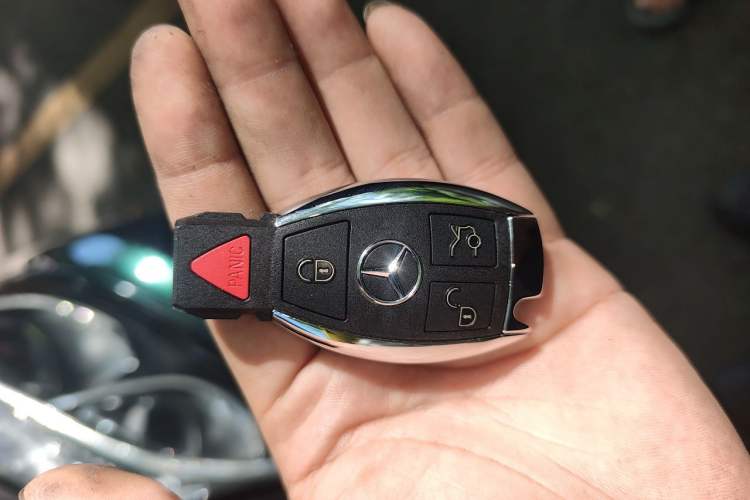 Used Mercedes-Benz GLS  Vehicle Key
