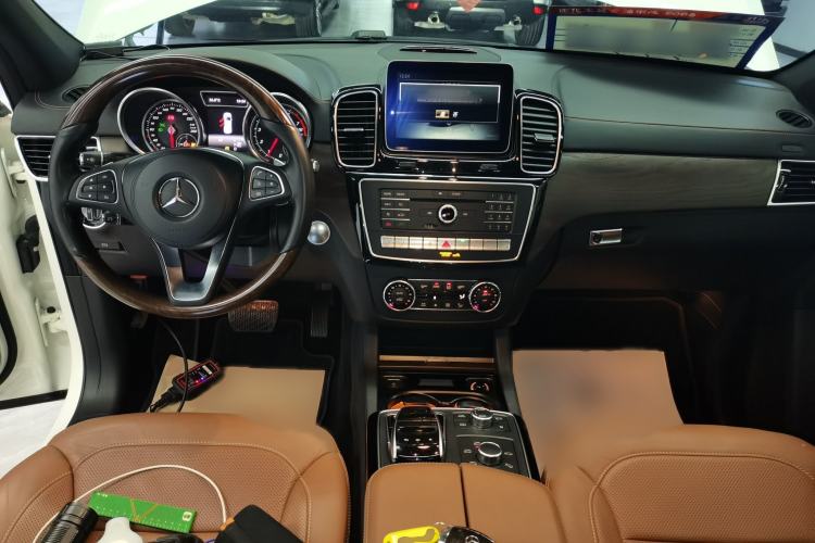 Used Mercedes-Benz GLS 2016 GLS 500 4MATIC Center Console