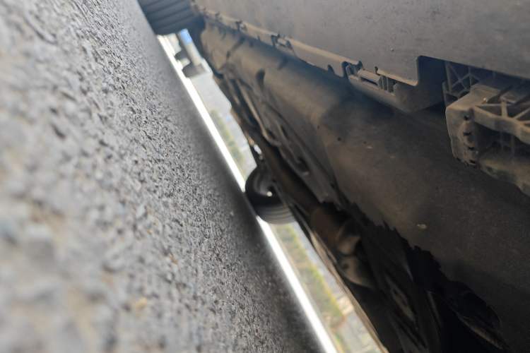 Used Mercedes-Benz GLS  Chassis Front Right