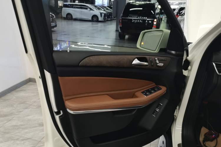 Used Mercedes-Benz GLS 2016 GLS 500 4MATIC Left Front Door Interior