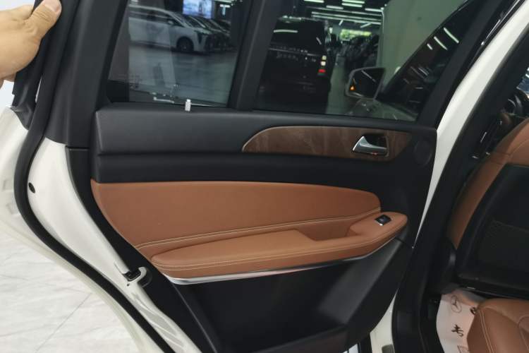 Used Mercedes-Benz GLS 2016 GLS 500 4MATIC Left Rear Door Interior