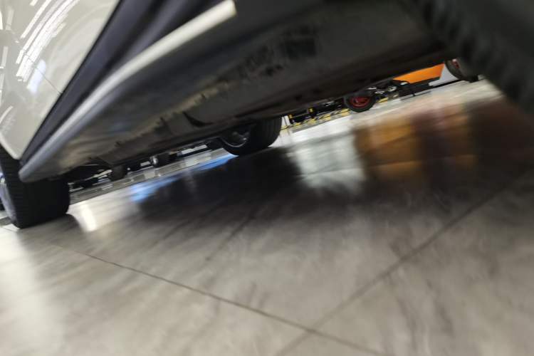 Used Mercedes-Benz GLS 2016 GLS 500 4MATIC Left Side Sill