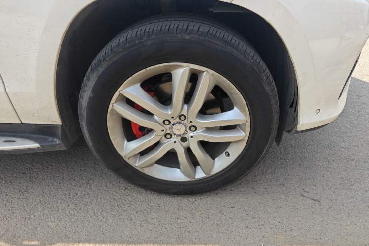 Used Mercedes-Benz GLS  Right Front Wheel Hub