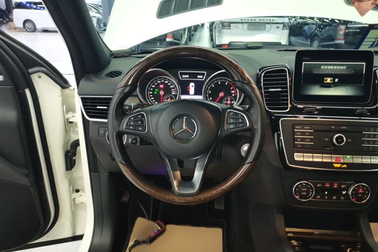 Used Mercedes-Benz GLS 2016 GLS 500 4MATIC Steering Wheel