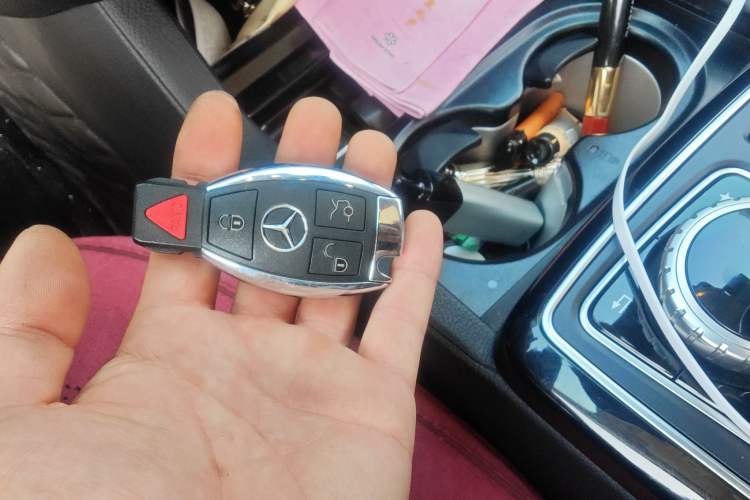 Used Mercedes-Benz GLS  Vehicle Key