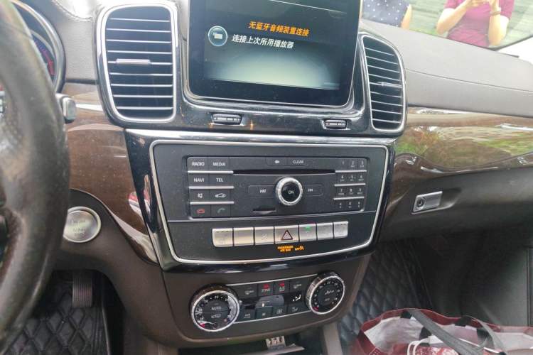 Used Mercedes-Benz GLS 2017 GLS 400 4MATIC Dynamic Model Audio And AC Panel