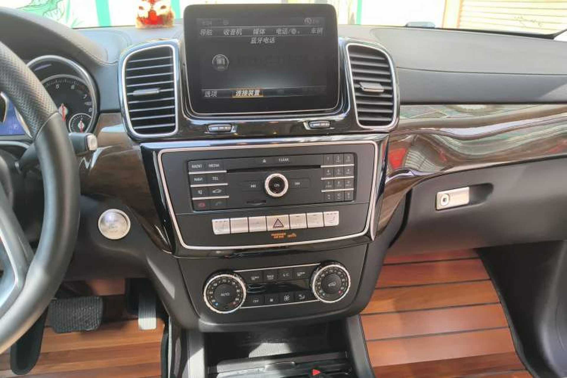 Used Mercedes-Benz GLS  Audio And AC Panel