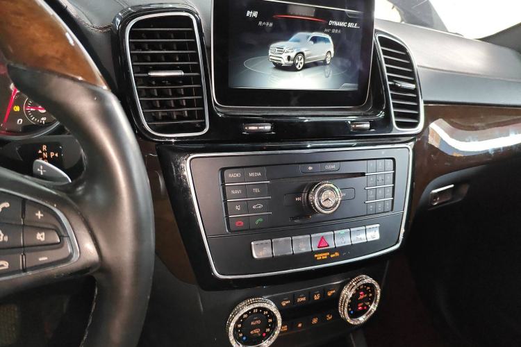 Used Mercedes-Benz GLS 2017 GLS 400 4MATIC Luxury Model Audio And AC Panel