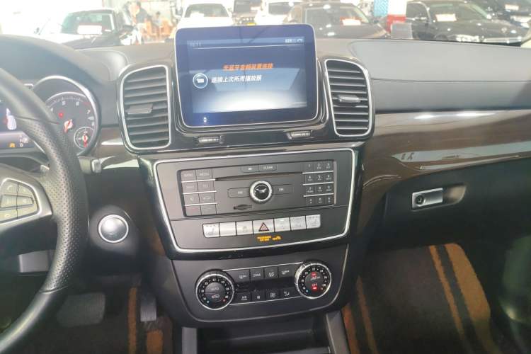 Used Mercedes-Benz GLS 2017 GLS 400 4MATIC Dynamic Model Audio And AC Panel