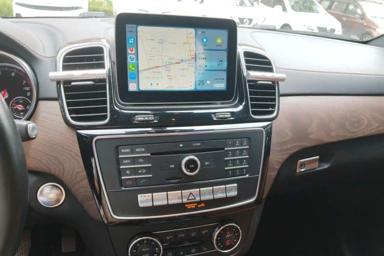 Used Mercedes-Benz GLS  Audio And AC Panel