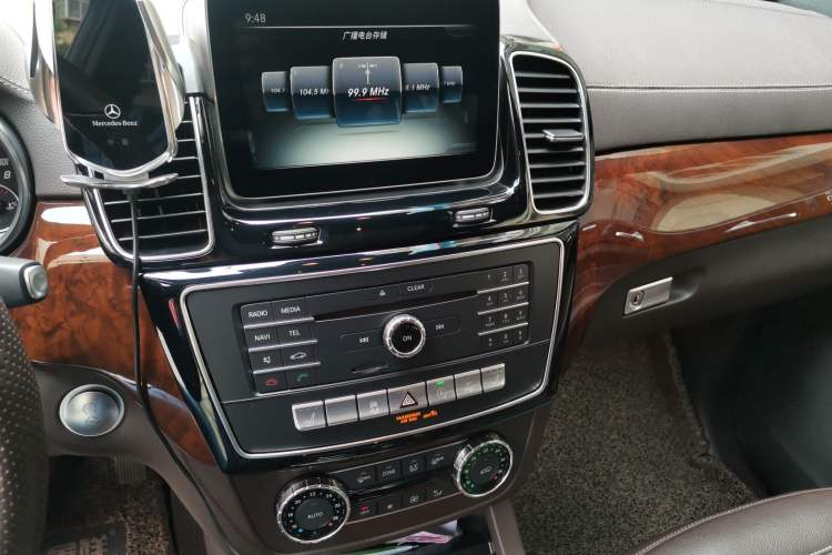 Used Mercedes-Benz GLS  Audio And AC Panel