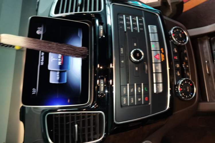 Used Mercedes-Benz GLS  Audio And AC Panel
