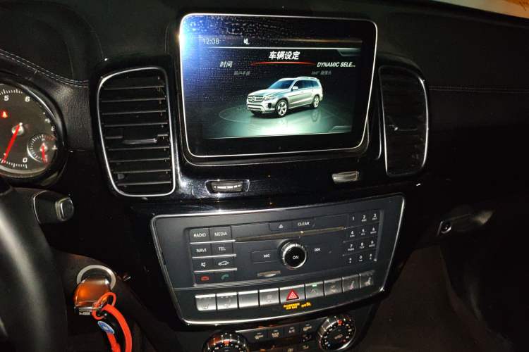 Used Mercedes-Benz GLS  Audio And AC Panel