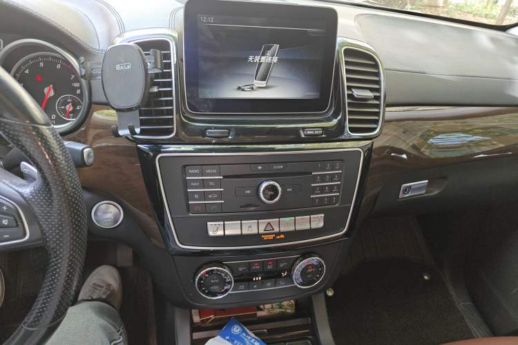 Used Mercedes-Benz GLS 2017 GLS 400 4MATIC Dynamic Model Audio And AC Panel