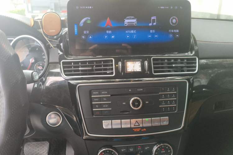 Used Mercedes-Benz GLS  Audio And AC Panel